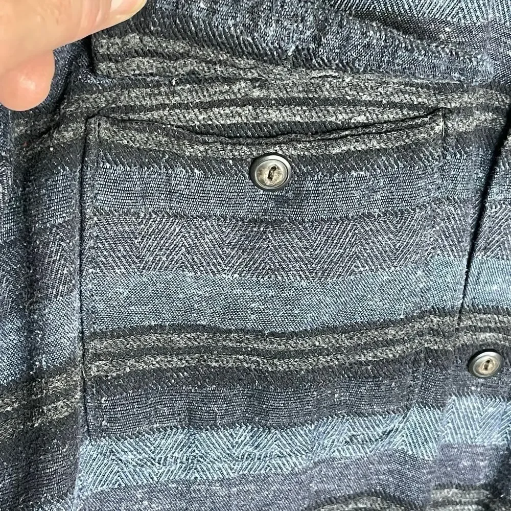 LUCKY BRAND Men’s Blue Striped Button Front Flannel Shacket large - Picture 4 of 5